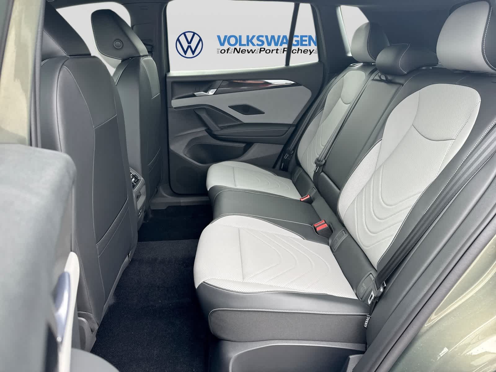2026 Volkswagen Tiguan SE R-Line Negro