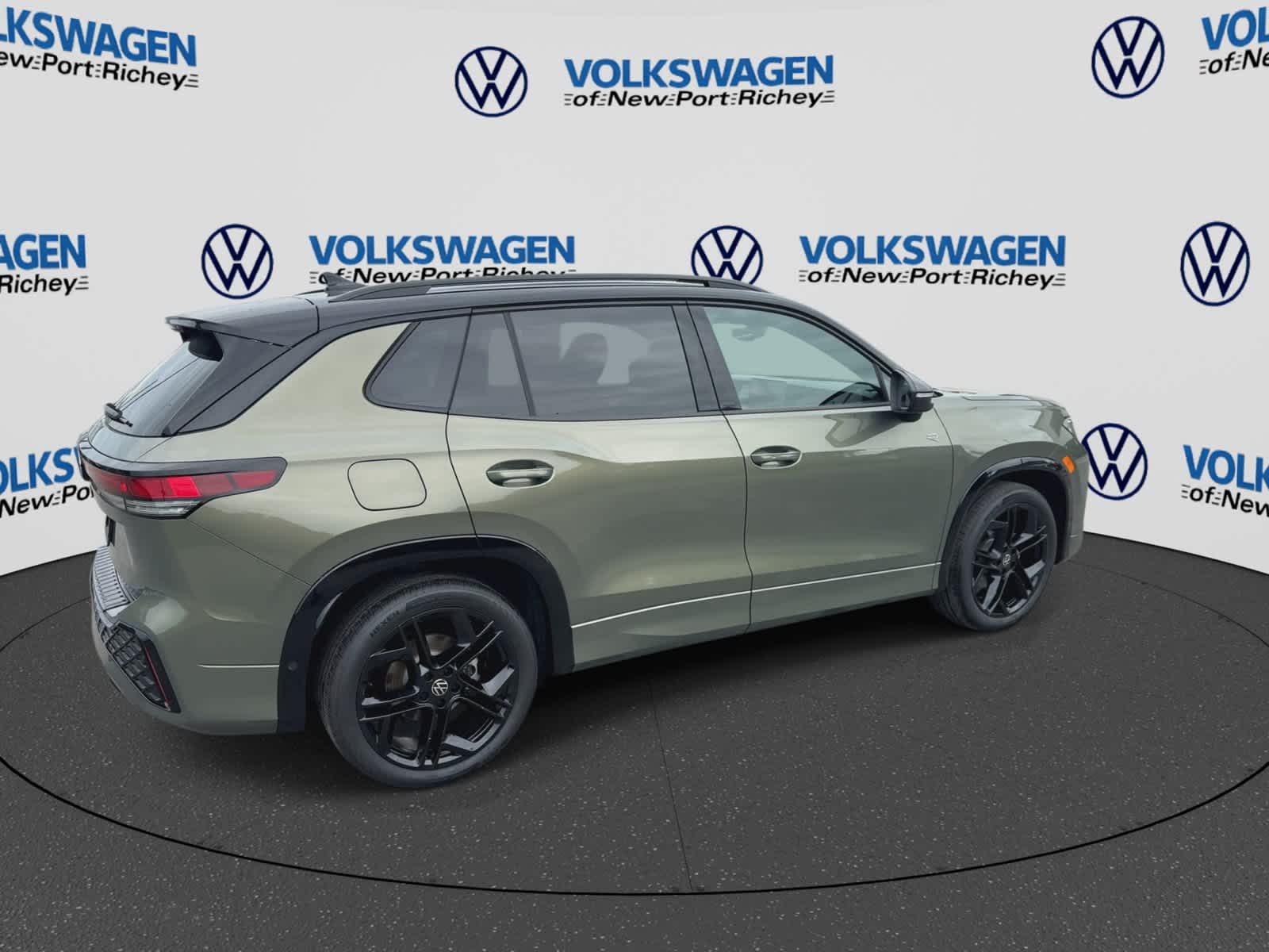 2026 Volkswagen Tiguan SE R-Line Negro