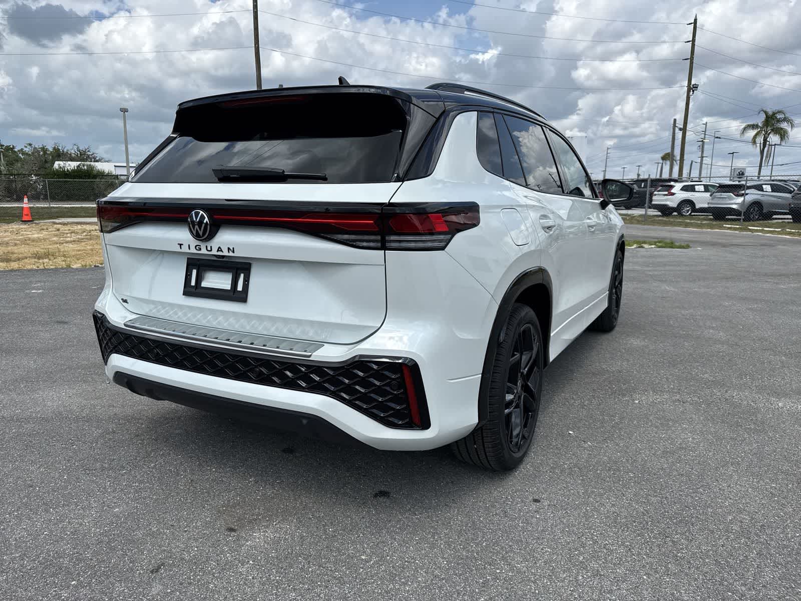 Volkswagen Tiguan 2.0T SE R-Line Negro 2026