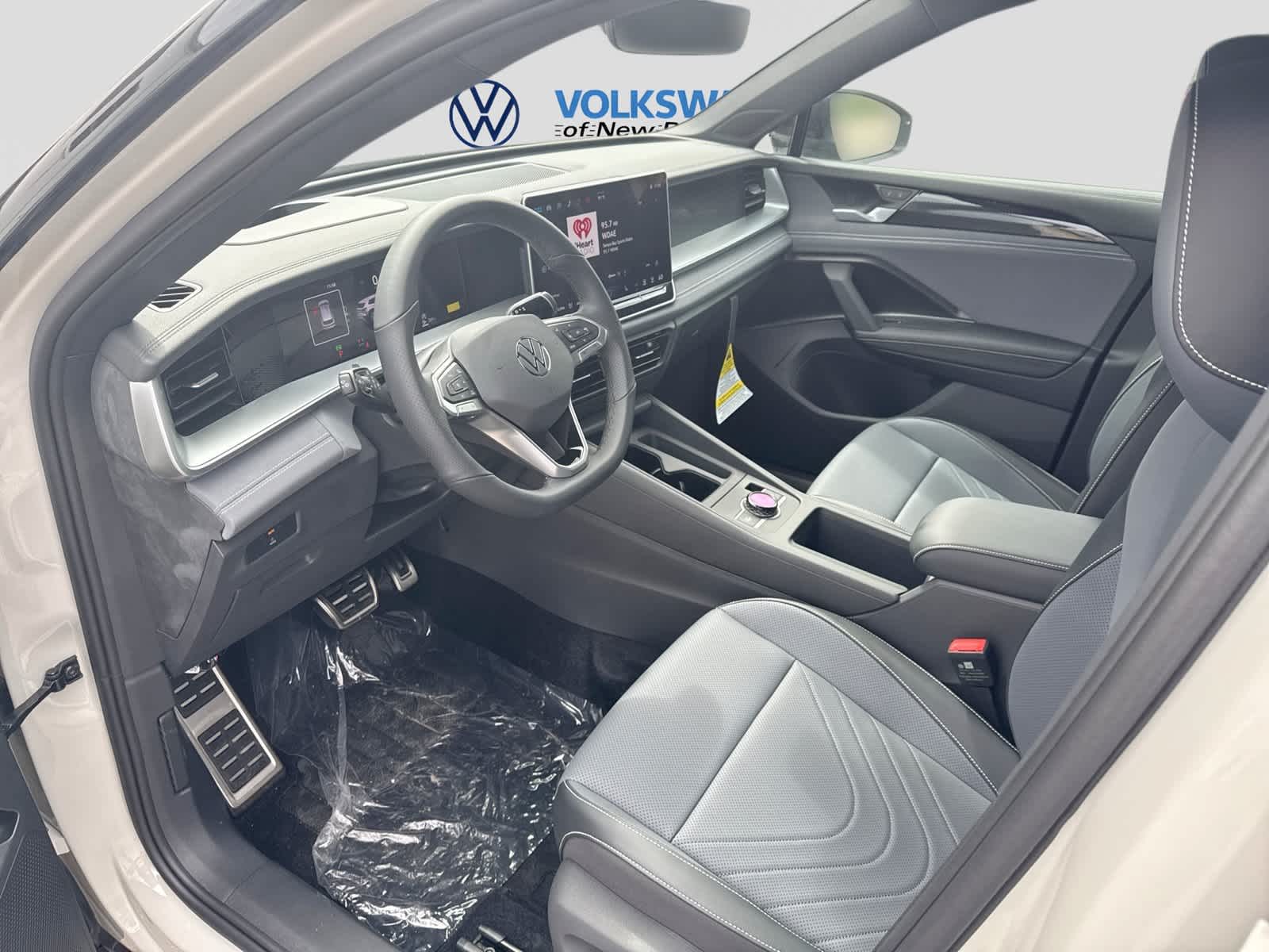 2026 Volkswagen Tiguan SE R-Line Negro