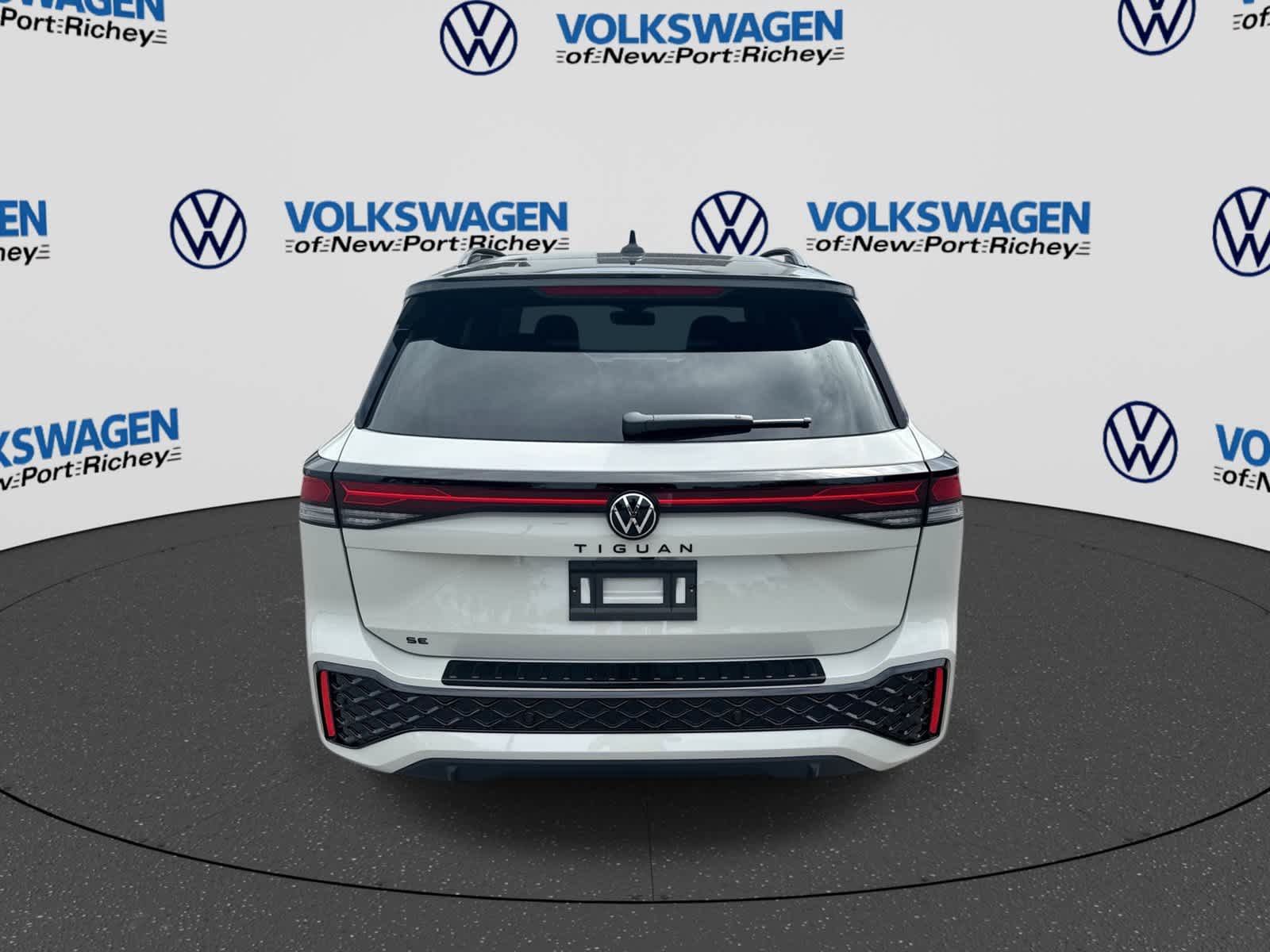 2026 Volkswagen Tiguan SE R-Line Negro