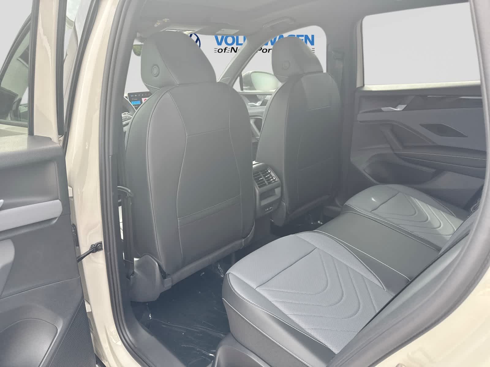 2026 Volkswagen Tiguan SE R-Line Negro