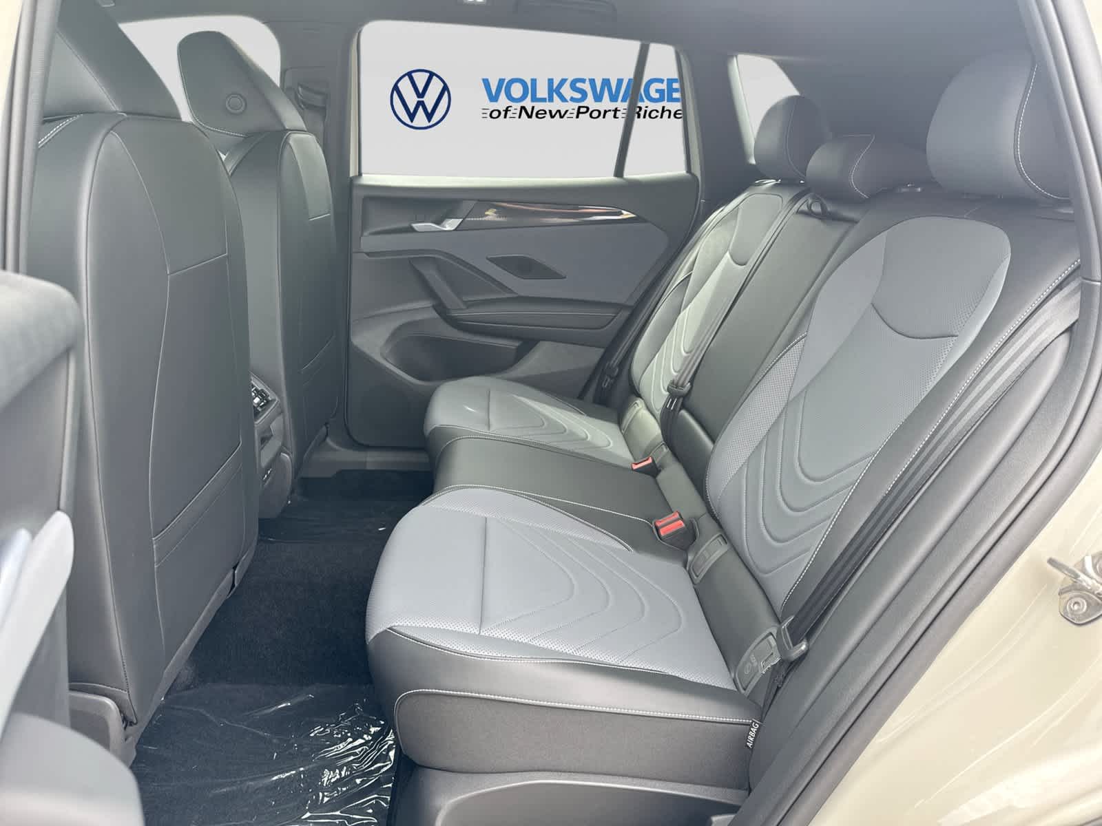2026 Volkswagen Tiguan SE R-Line Negro