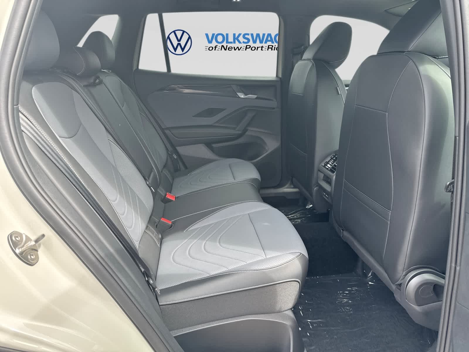 2026 Volkswagen Tiguan SE R-Line Negro