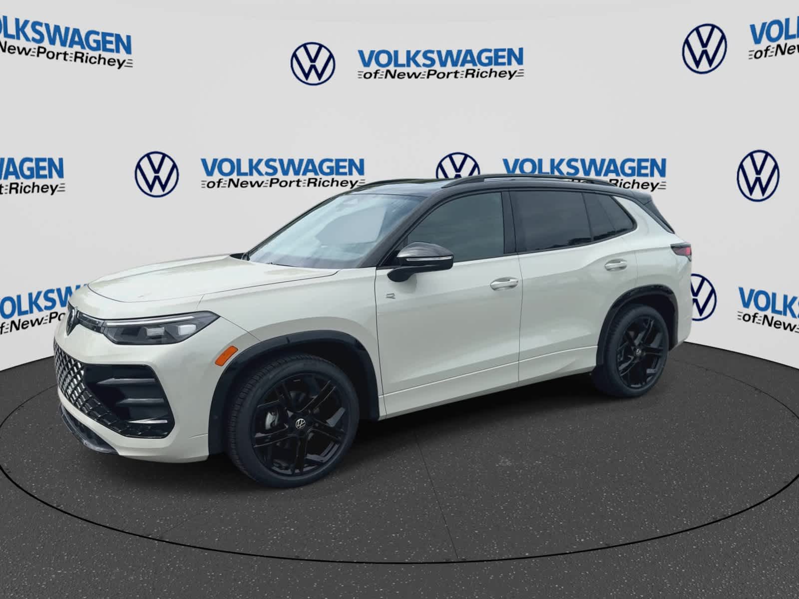 2026 Volkswagen Tiguan SE R-Line Negro
