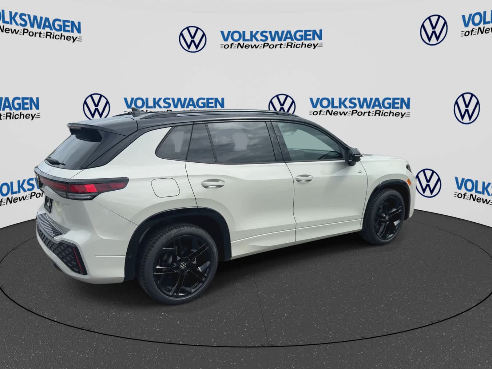 2026 Volkswagen Tiguan SE R-Line Negro
