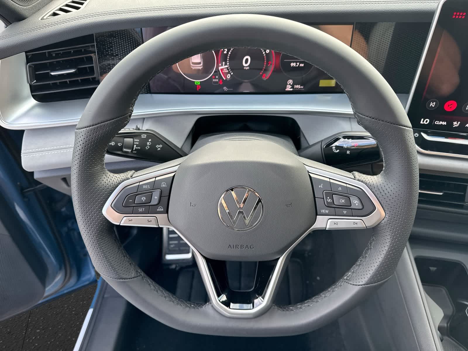 2026 Volkswagen Tiguan SE R-Line Negro