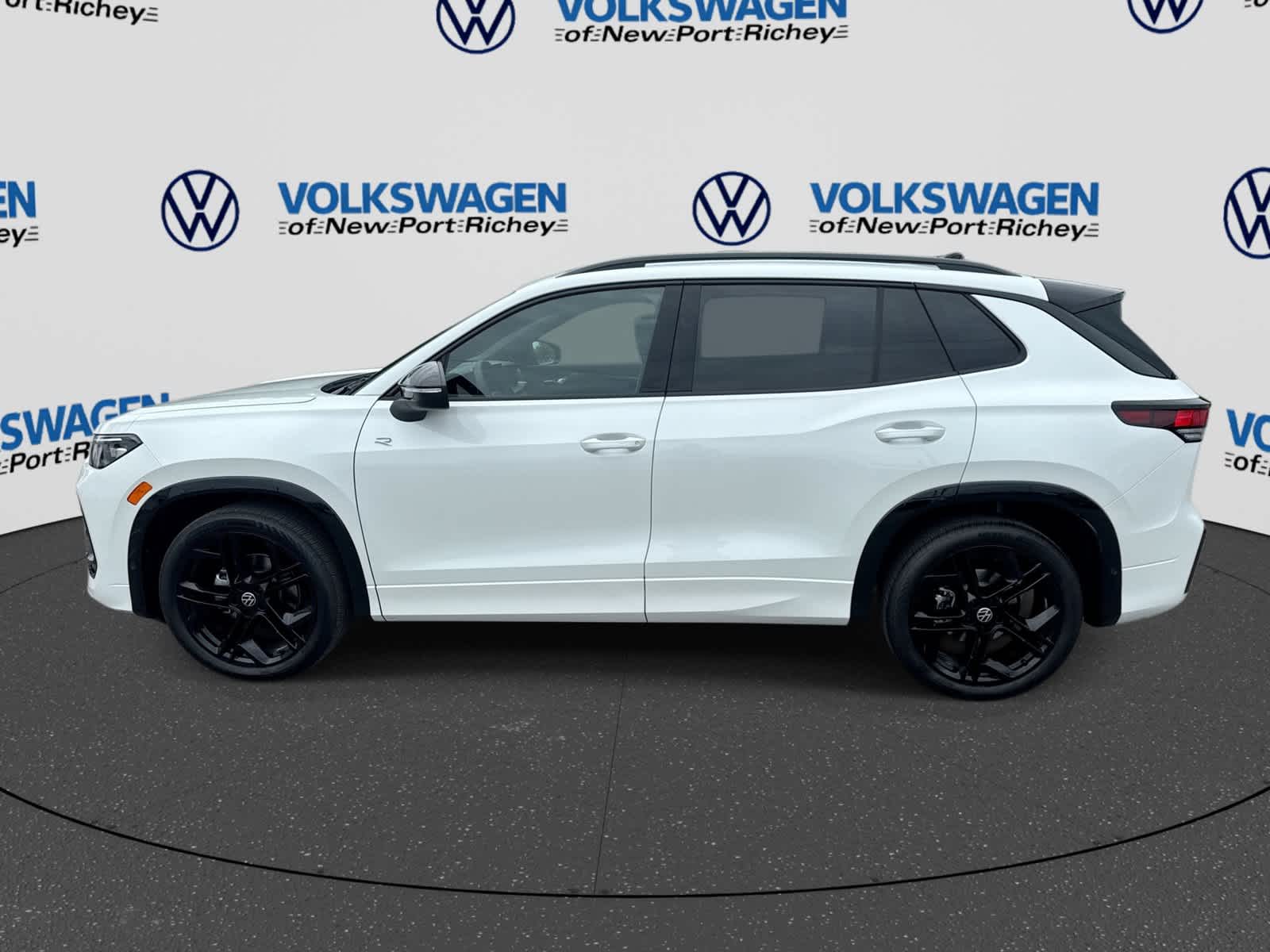 2026 Volkswagen Tiguan SE R-Line Negro