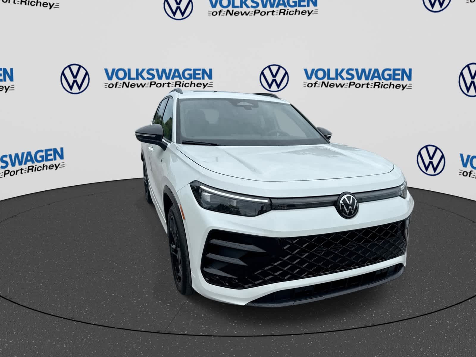 2026 Volkswagen Tiguan SE R-Line Negro