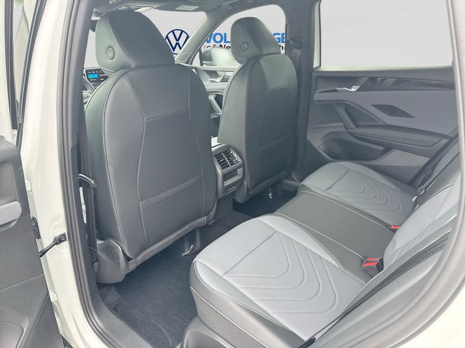 2026 Volkswagen Tiguan SE R-Line Negro