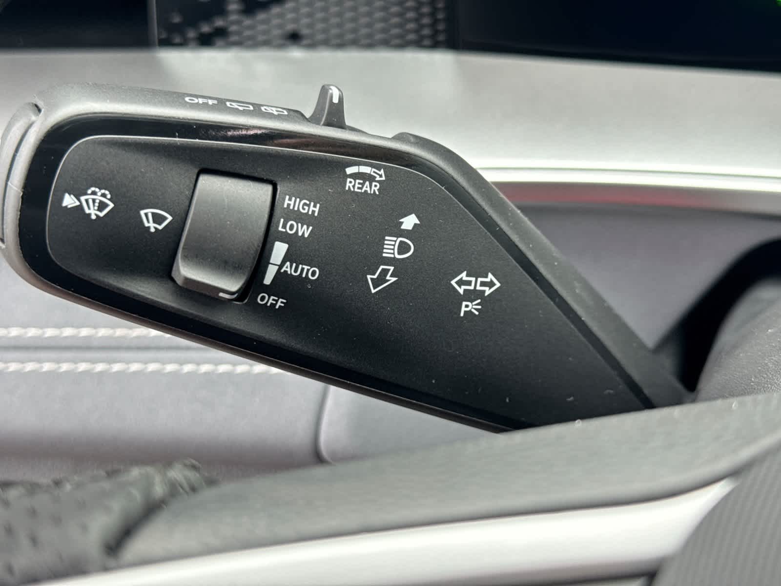 2026 Volkswagen Tiguan SE R-Line Negro