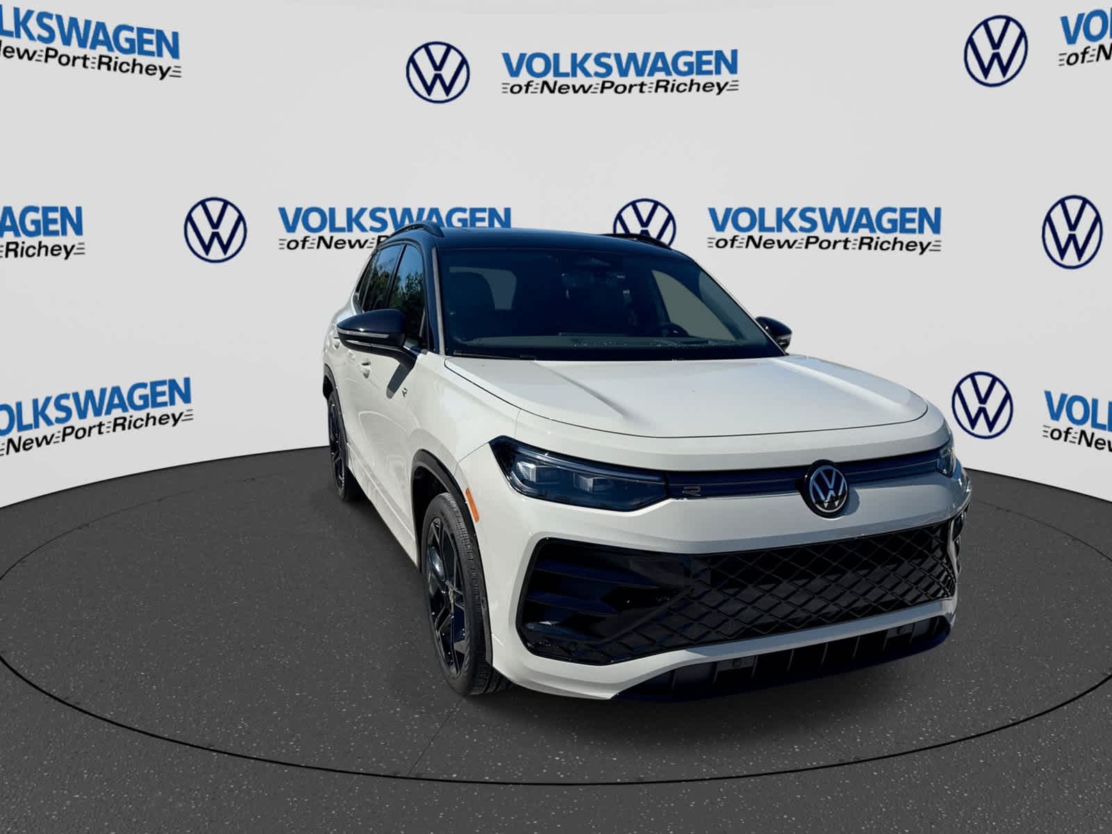2026 Volkswagen Tiguan SE R-Line Negro
