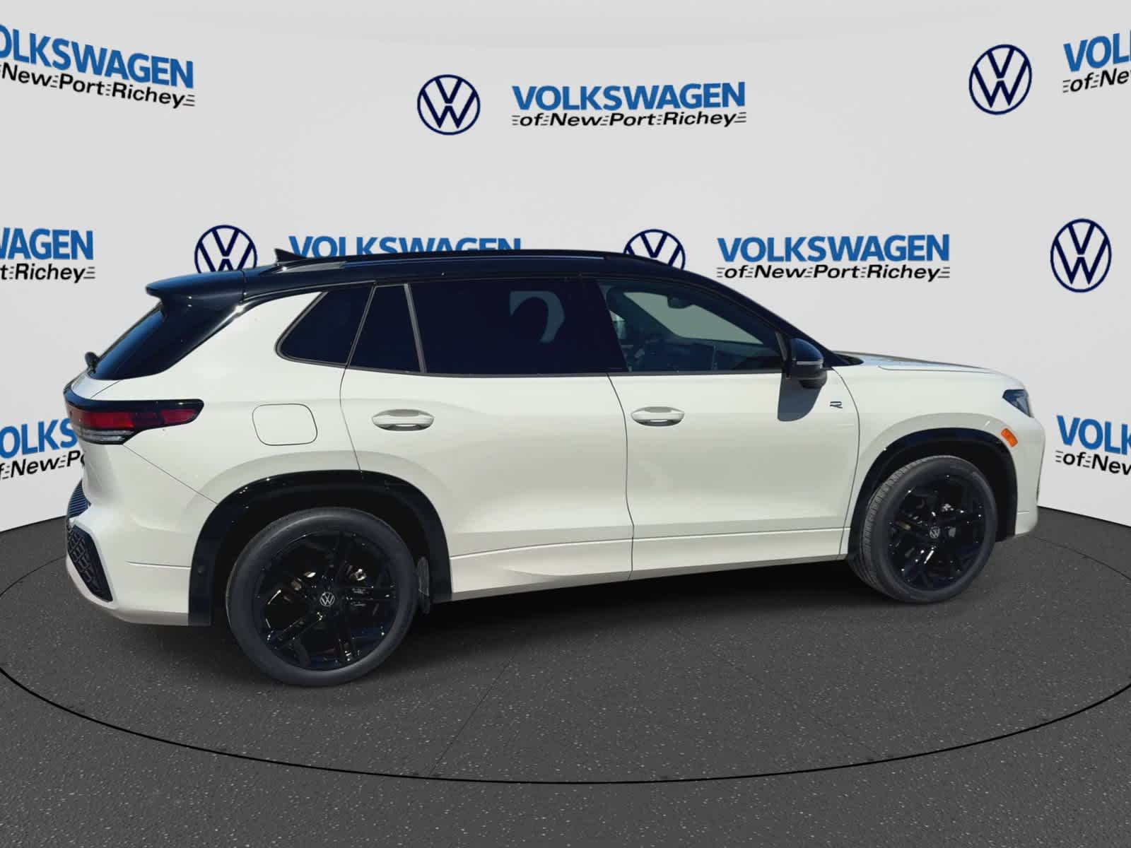 2026 Volkswagen Tiguan SE R-Line Negro