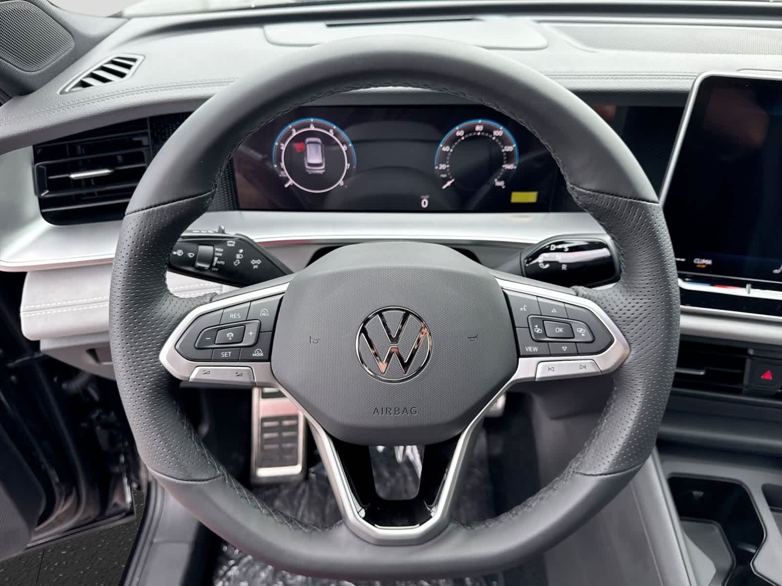 2026 Volkswagen Tiguan SE R-Line Negro