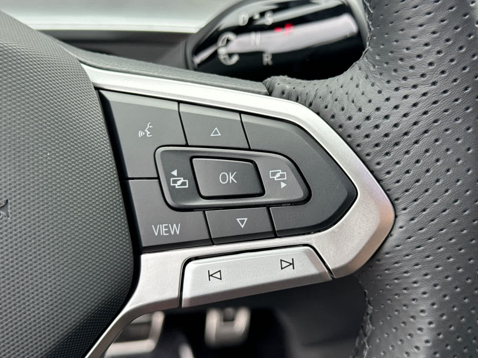 2026 Volkswagen Tiguan SE R-Line Negro