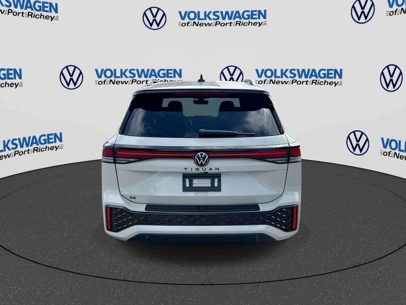 2026 Volkswagen Tiguan SE R-Line Negro