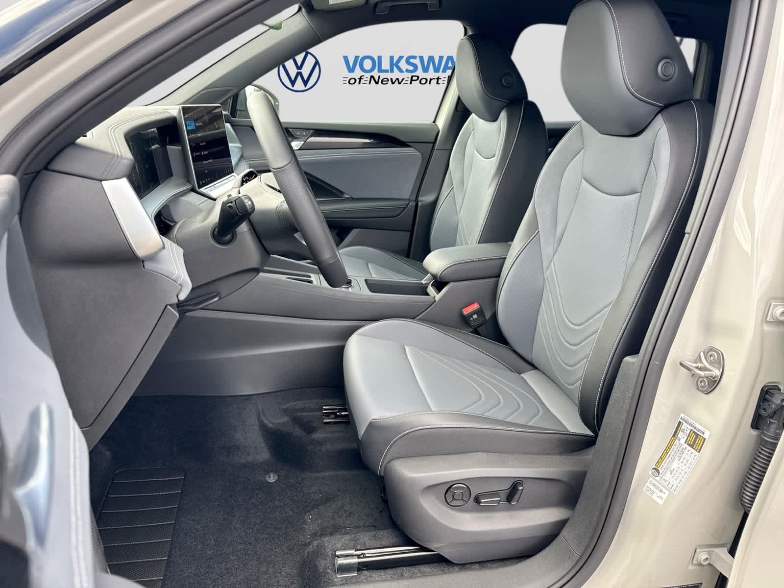 2026 Volkswagen Tiguan SE R-Line Negro