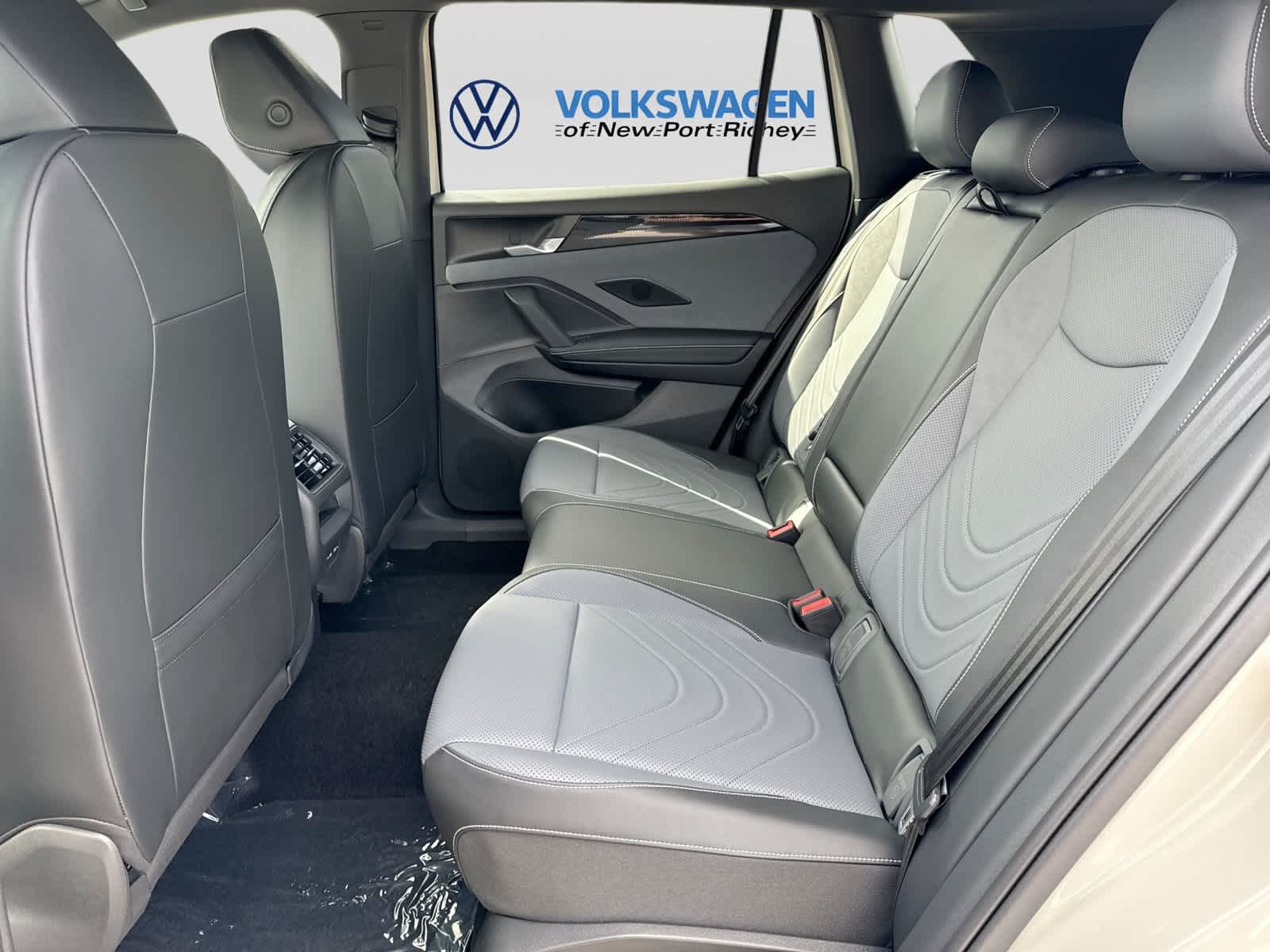 2026 Volkswagen Tiguan SE R-Line Negro