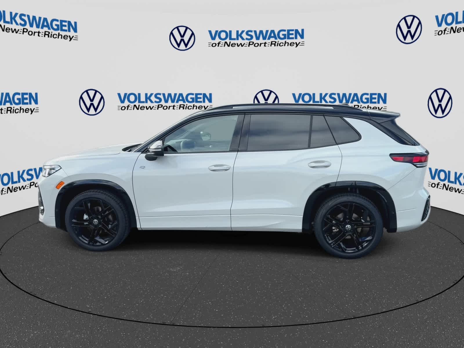 2026 Volkswagen Tiguan SE R-Line Negro
