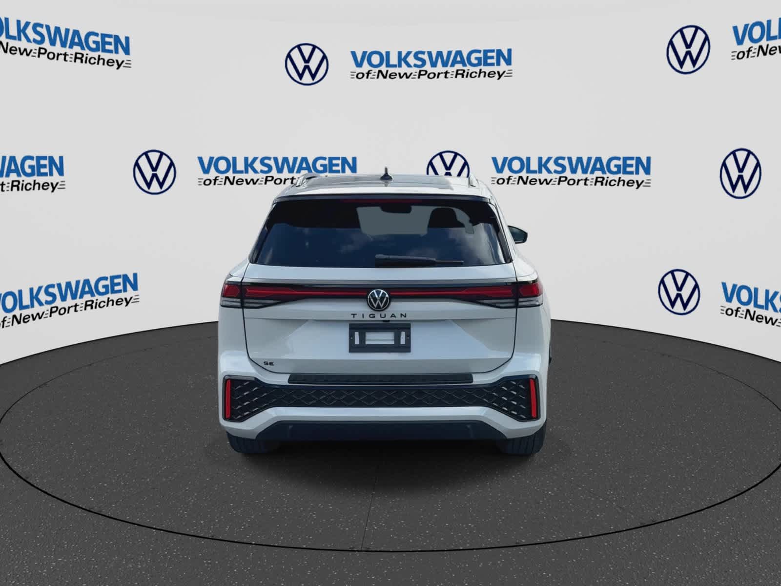 2026 Volkswagen Tiguan SE R-Line Negro