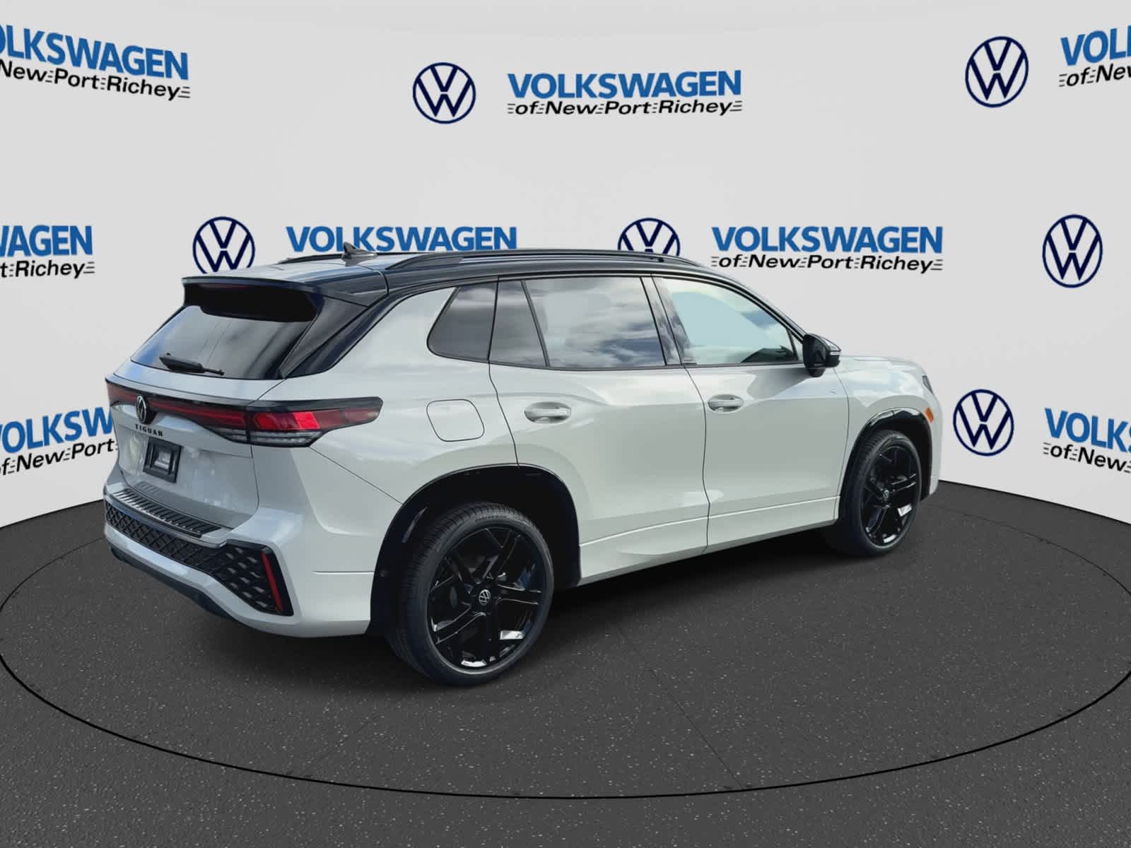 2026 Volkswagen Tiguan SE R-Line Negro