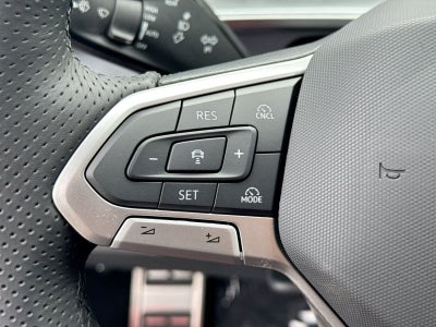 2026 Volkswagen Tiguan SE R-Line Negro