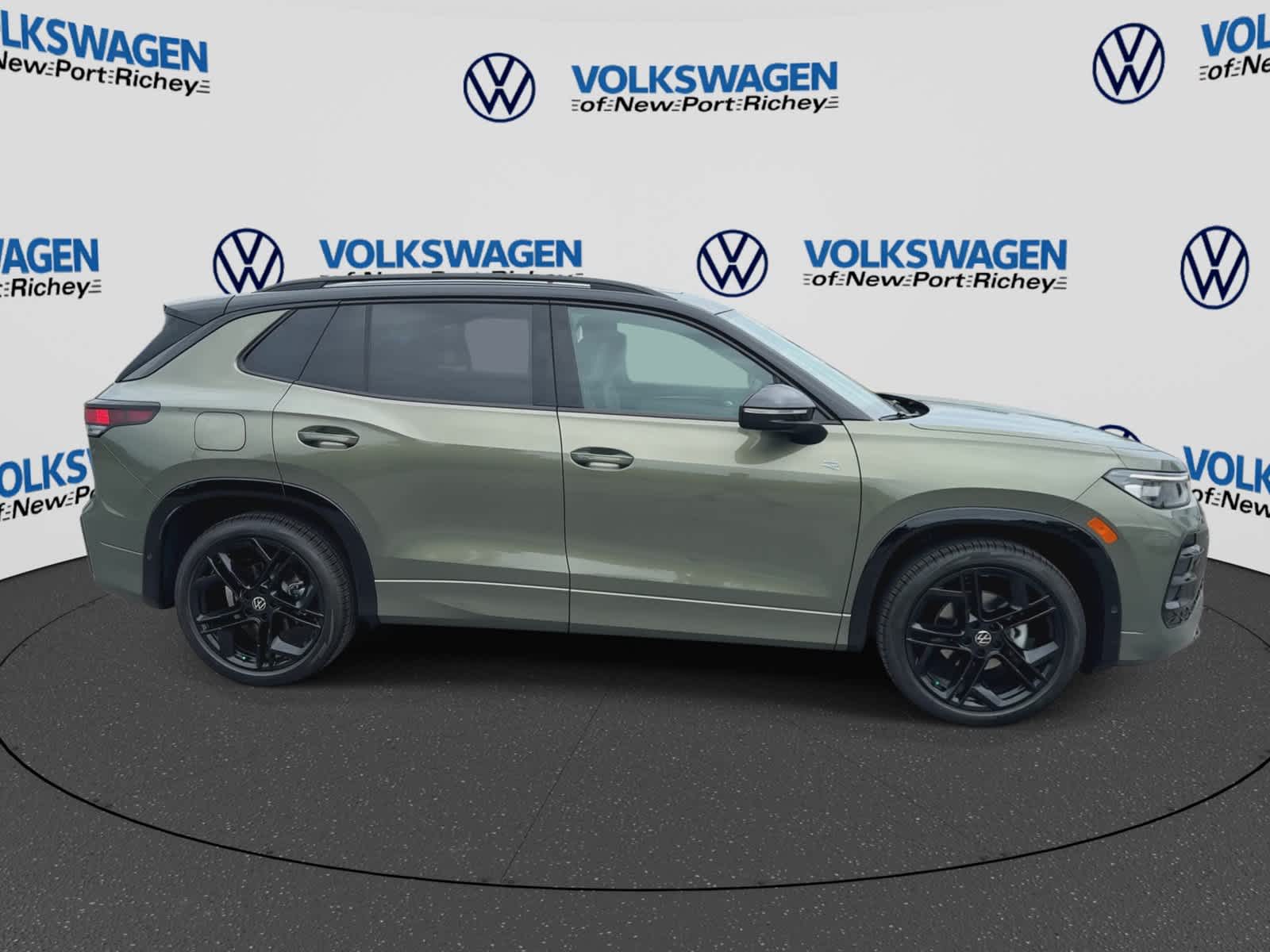 2026 Volkswagen Tiguan SE R-Line Negro