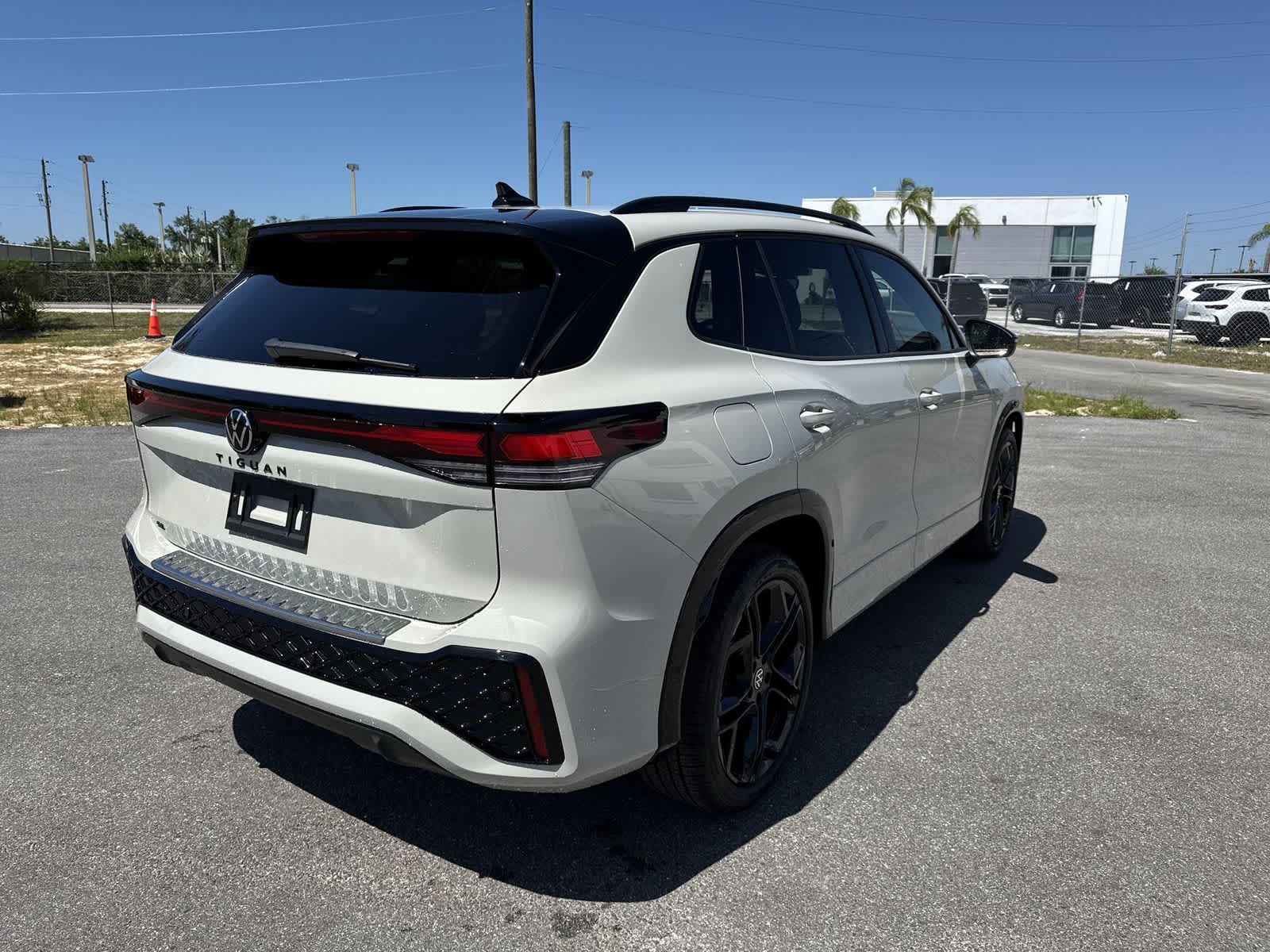 Volkswagen Tiguan 2.0T SE R-Line Negro 2026