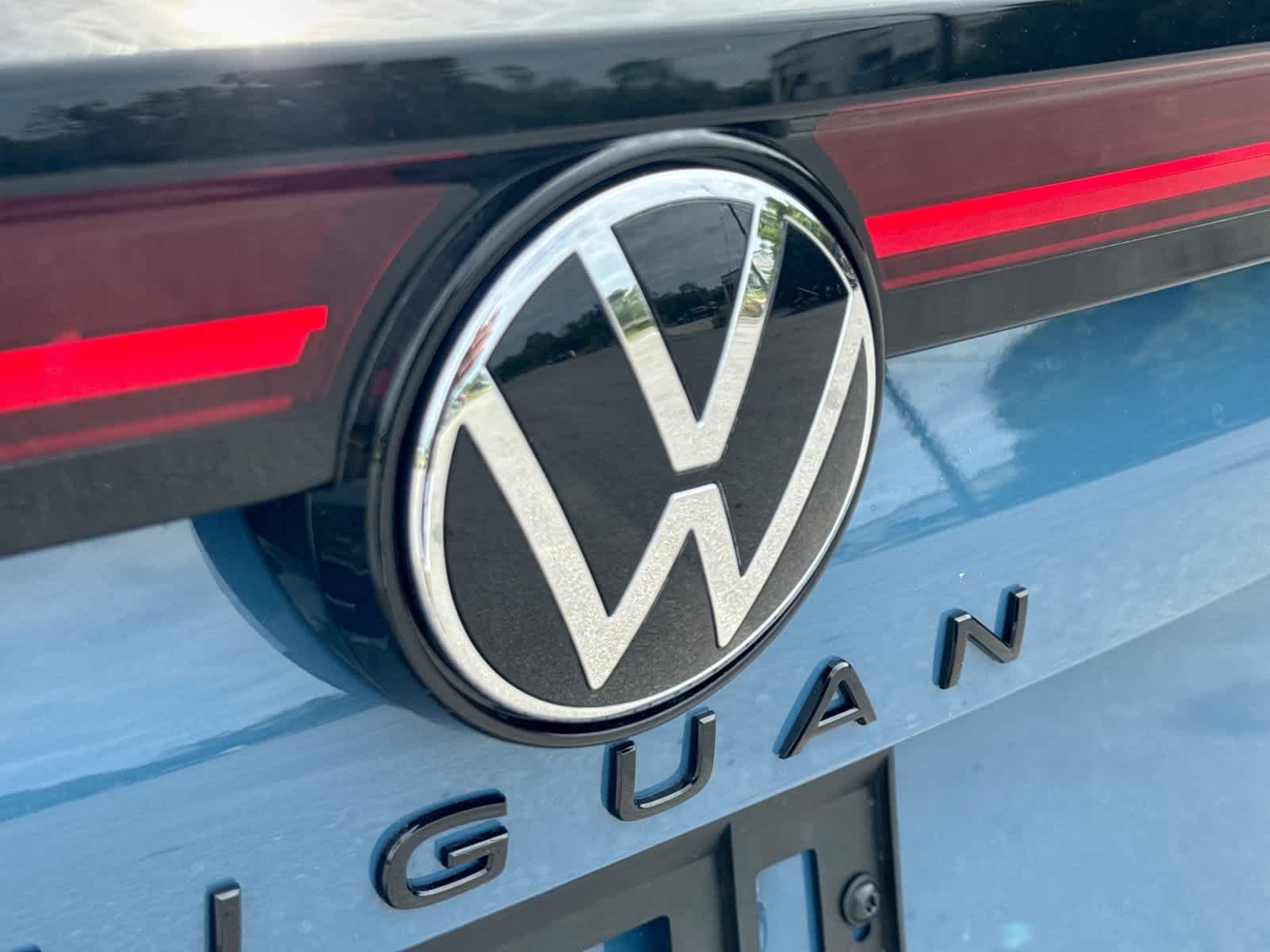 2026 Volkswagen Tiguan SE R-Line Negro