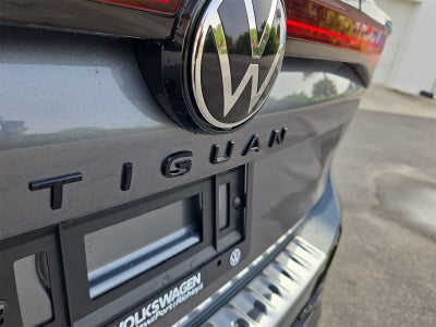 2025 Volkswagen Tiguan 2.0T SE R-Line Negro