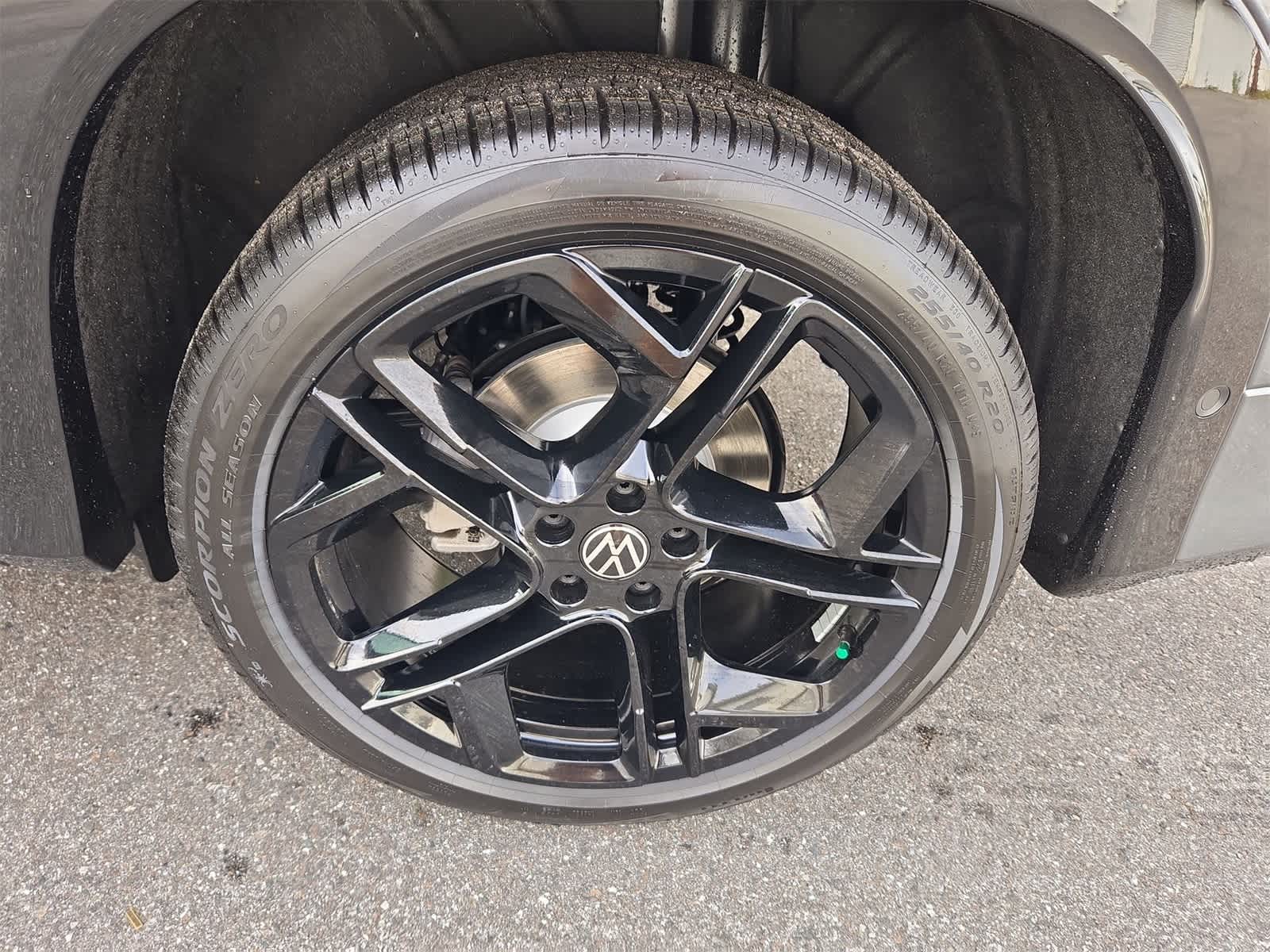 2025 Volkswagen Tiguan 2.0T SE R-Line Negro