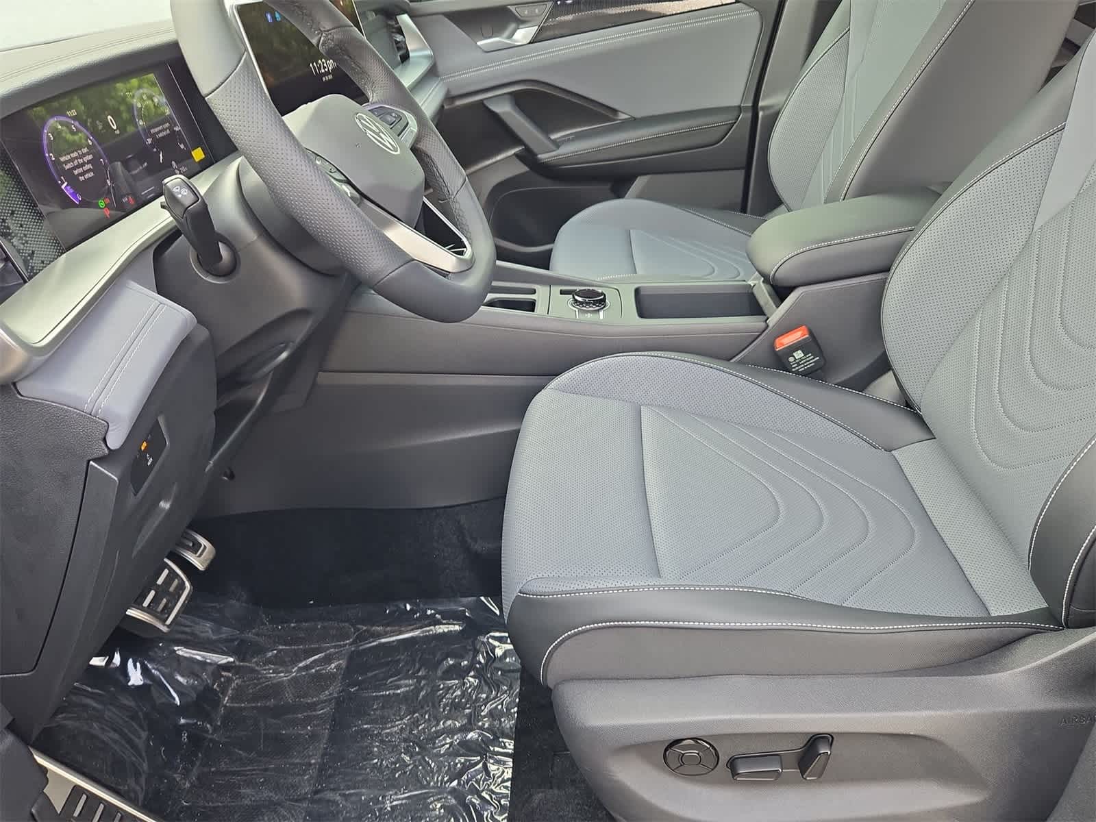 2025 Volkswagen Tiguan 2.0T SE R-Line Negro