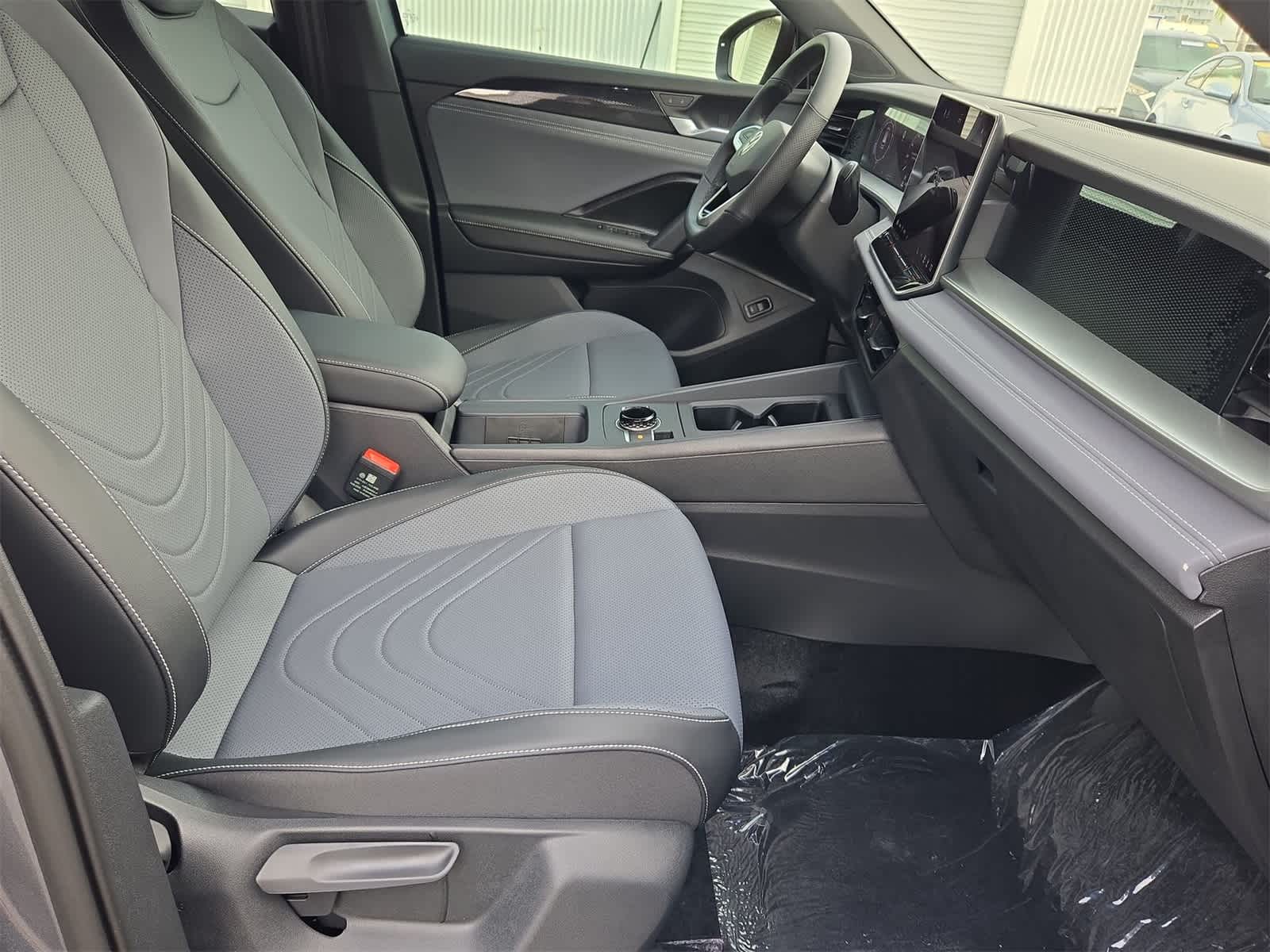 2025 Volkswagen Tiguan 2.0T SE R-Line Negro