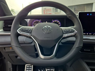 2025 Volkswagen Tiguan 2.0T SE R-Line Negro