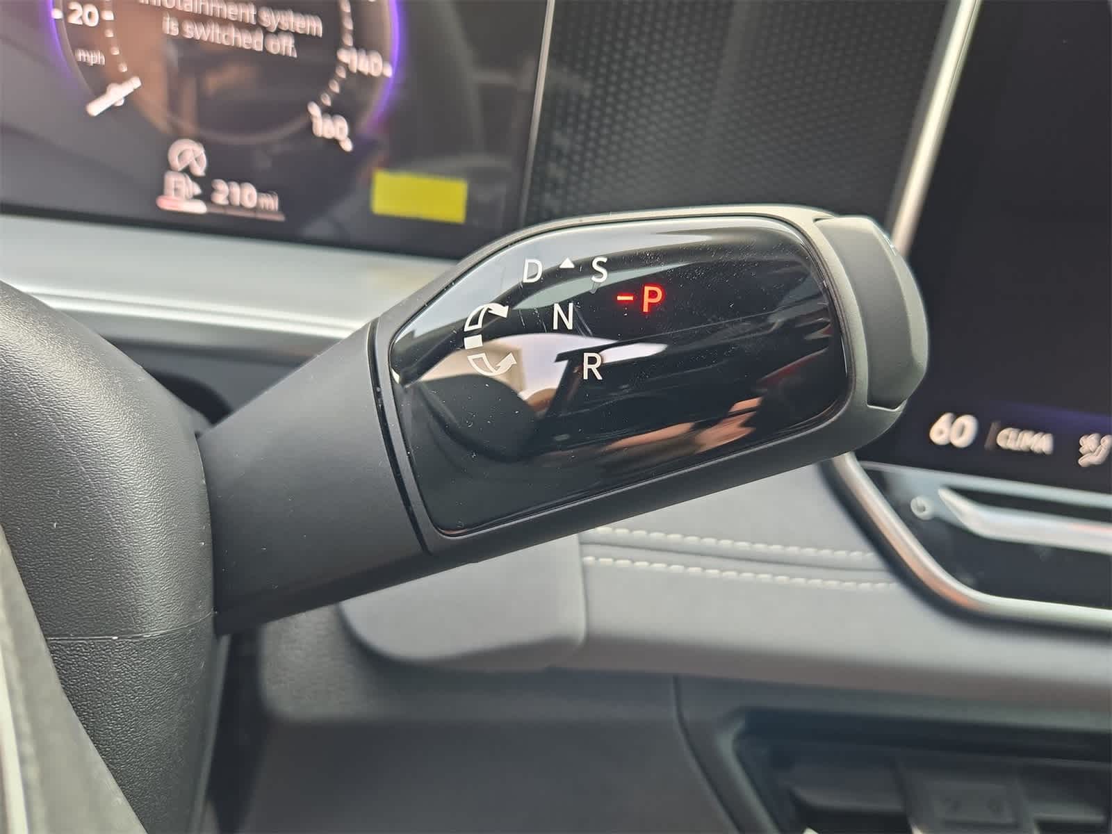 2025 Volkswagen Tiguan 2.0T SE R-Line Negro