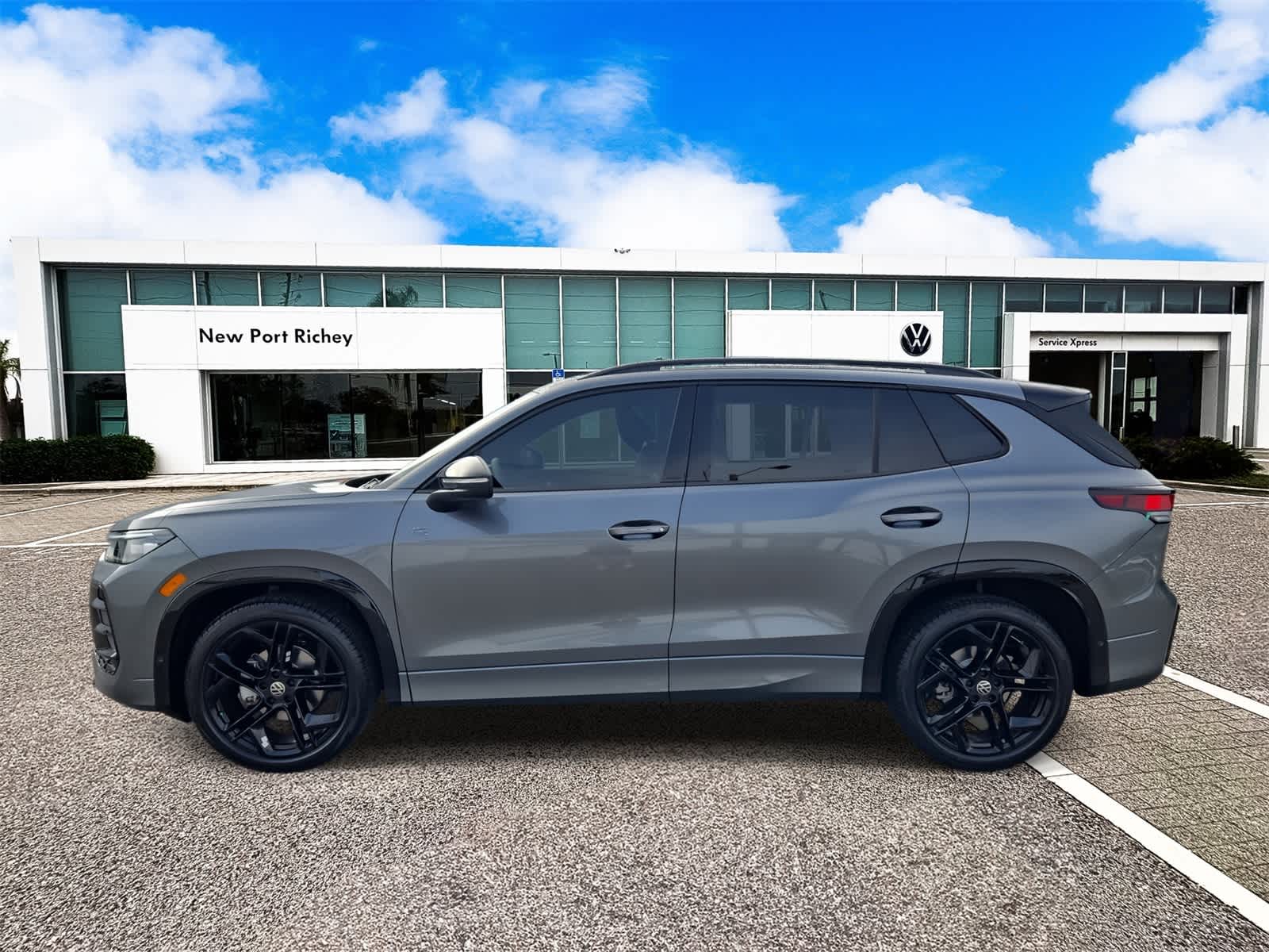 2025 Volkswagen Tiguan 2.0T SE R-Line Negro