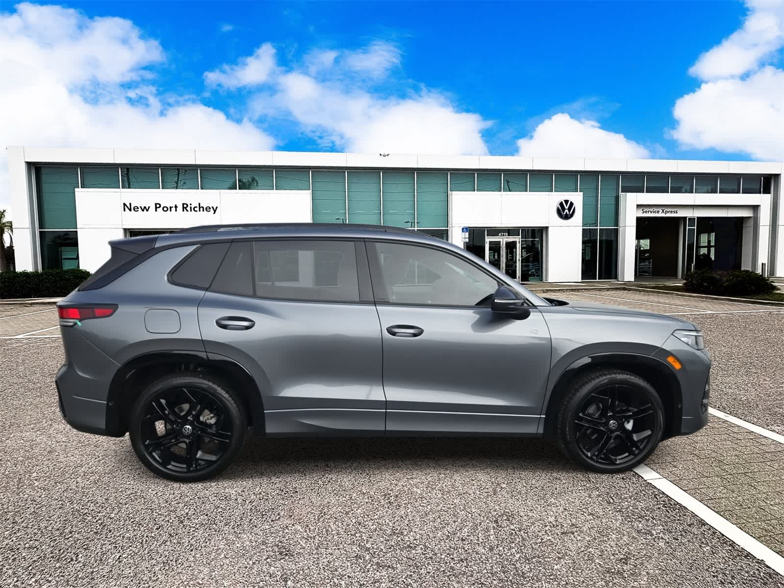 2025 Volkswagen Tiguan 2.0T SE R-Line Negro