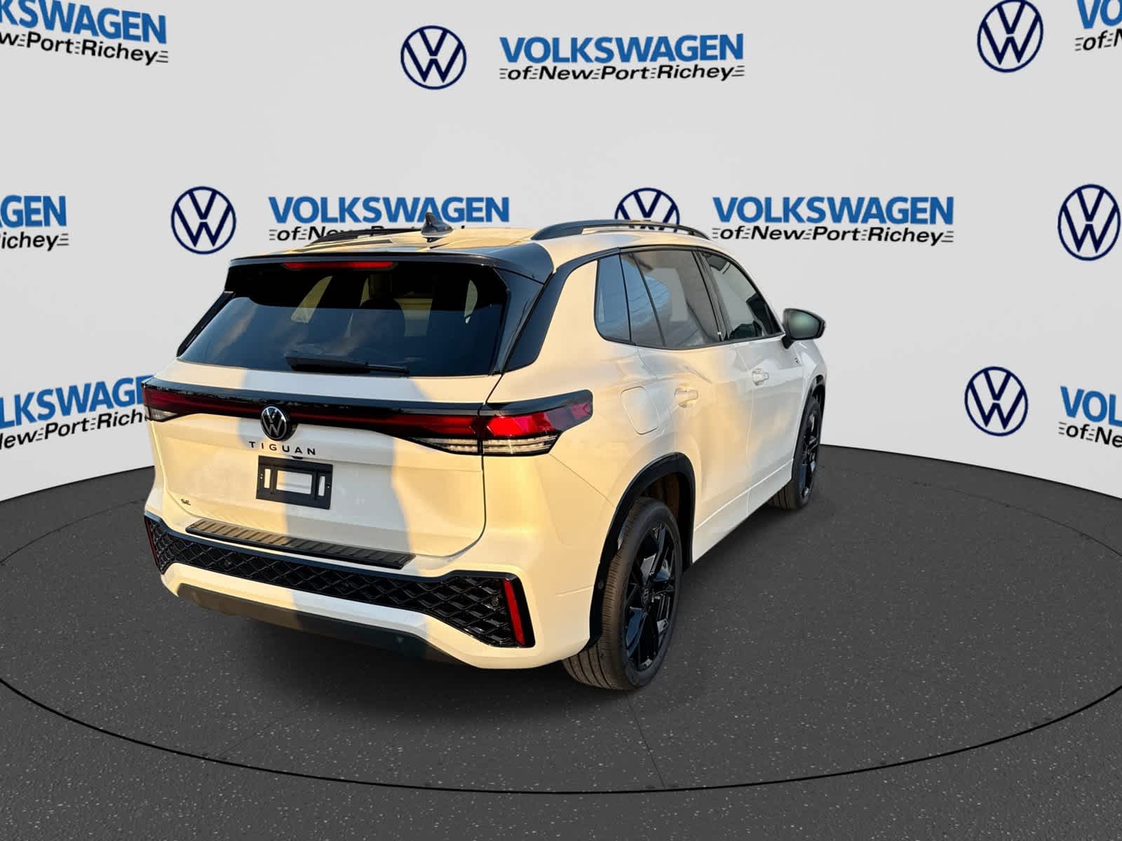 2026 Volkswagen Tiguan SE R-Line Negro