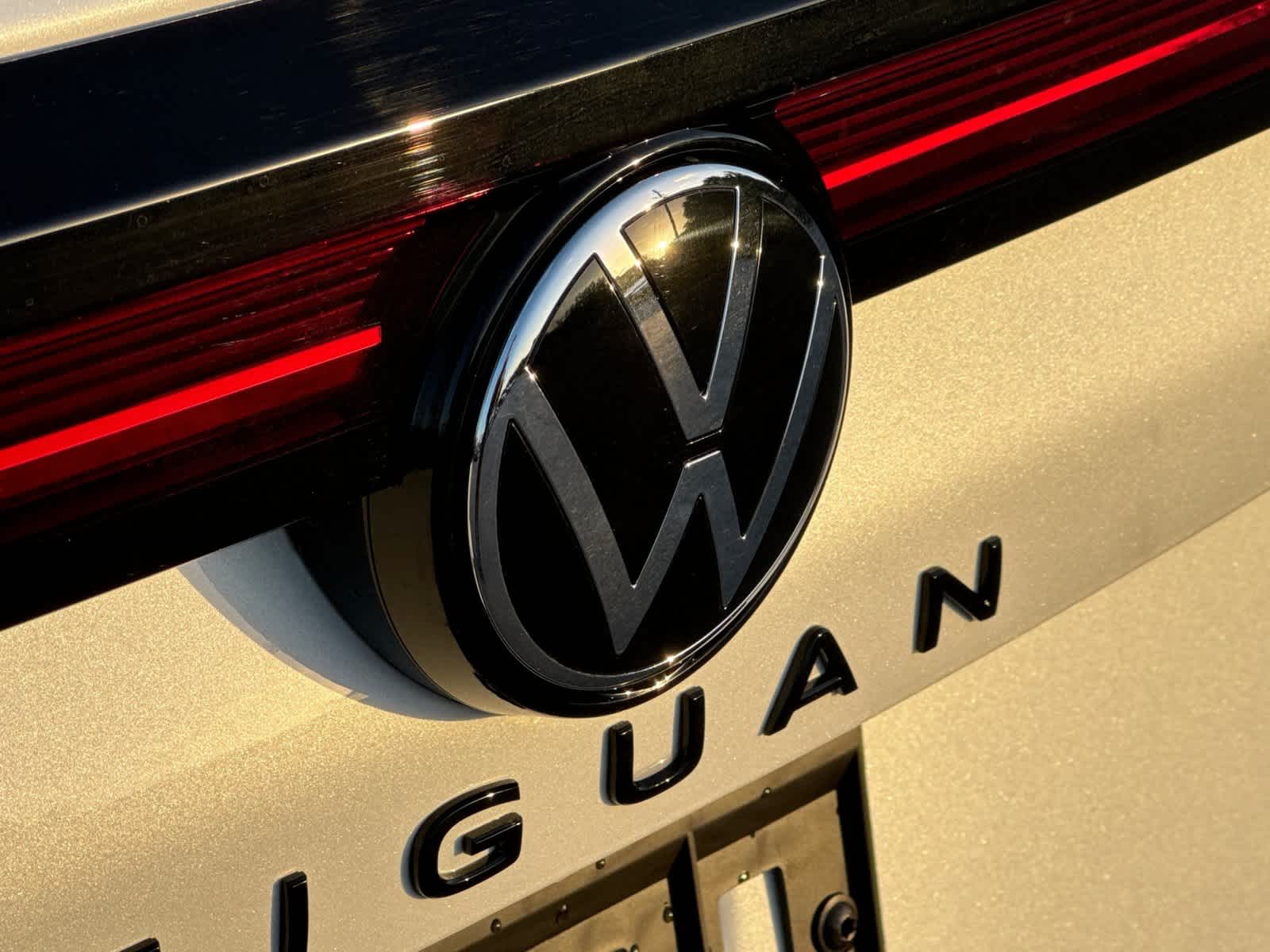 2026 Volkswagen Tiguan SE R-Line Negro