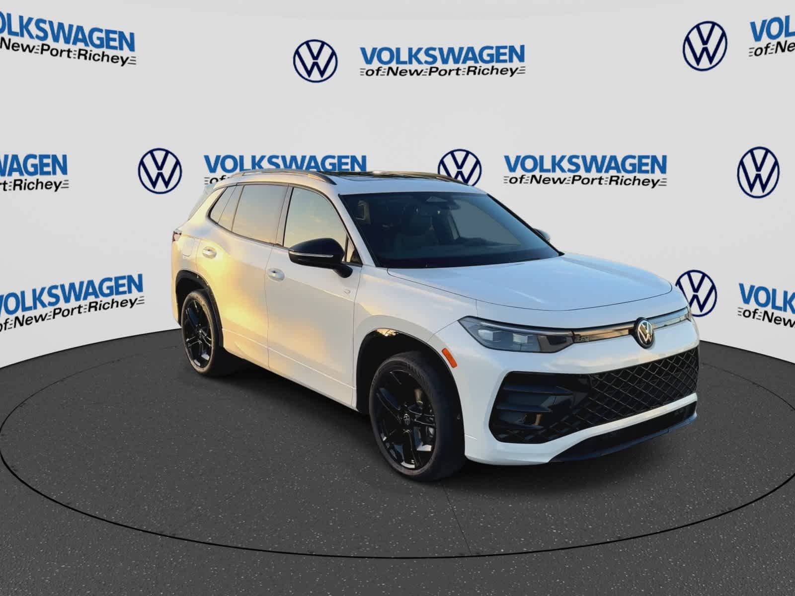 2026 Volkswagen Tiguan SE R-Line Negro