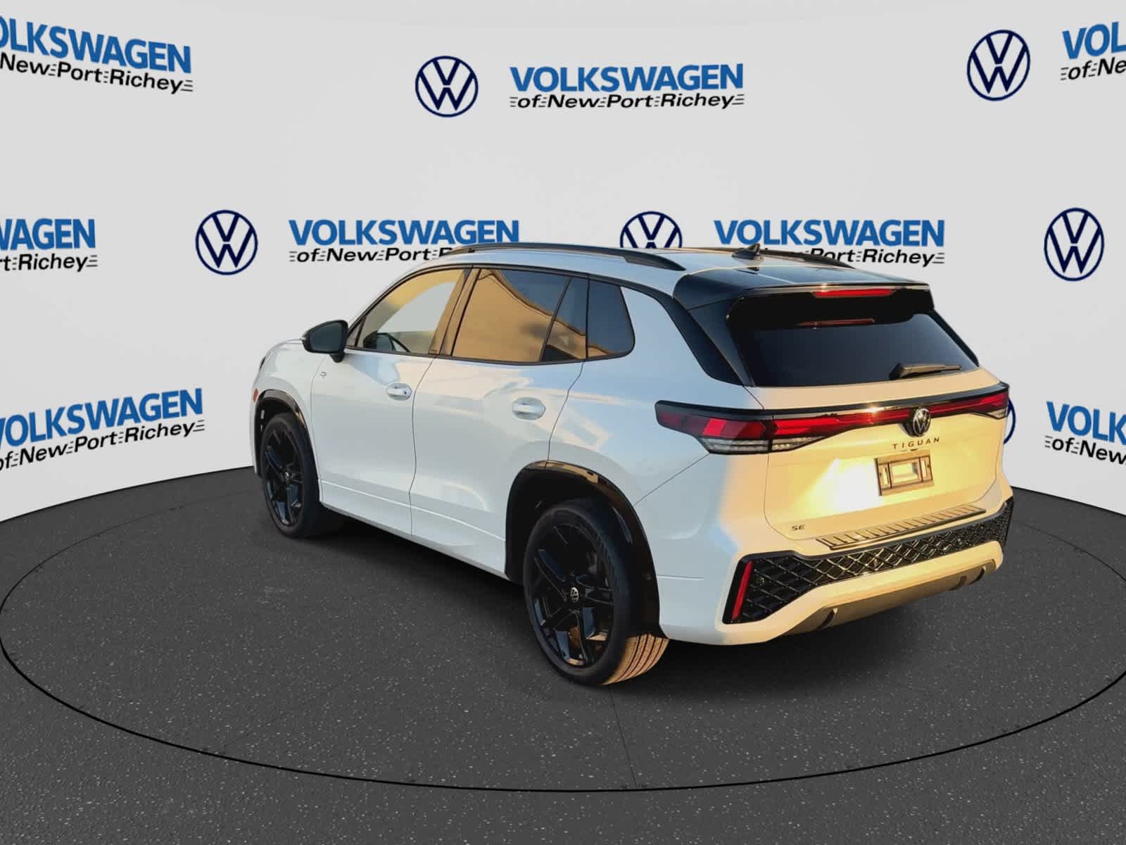 2026 Volkswagen Tiguan SE R-Line Negro