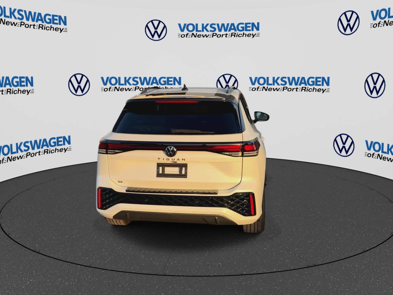 2026 Volkswagen Tiguan SE R-Line Negro