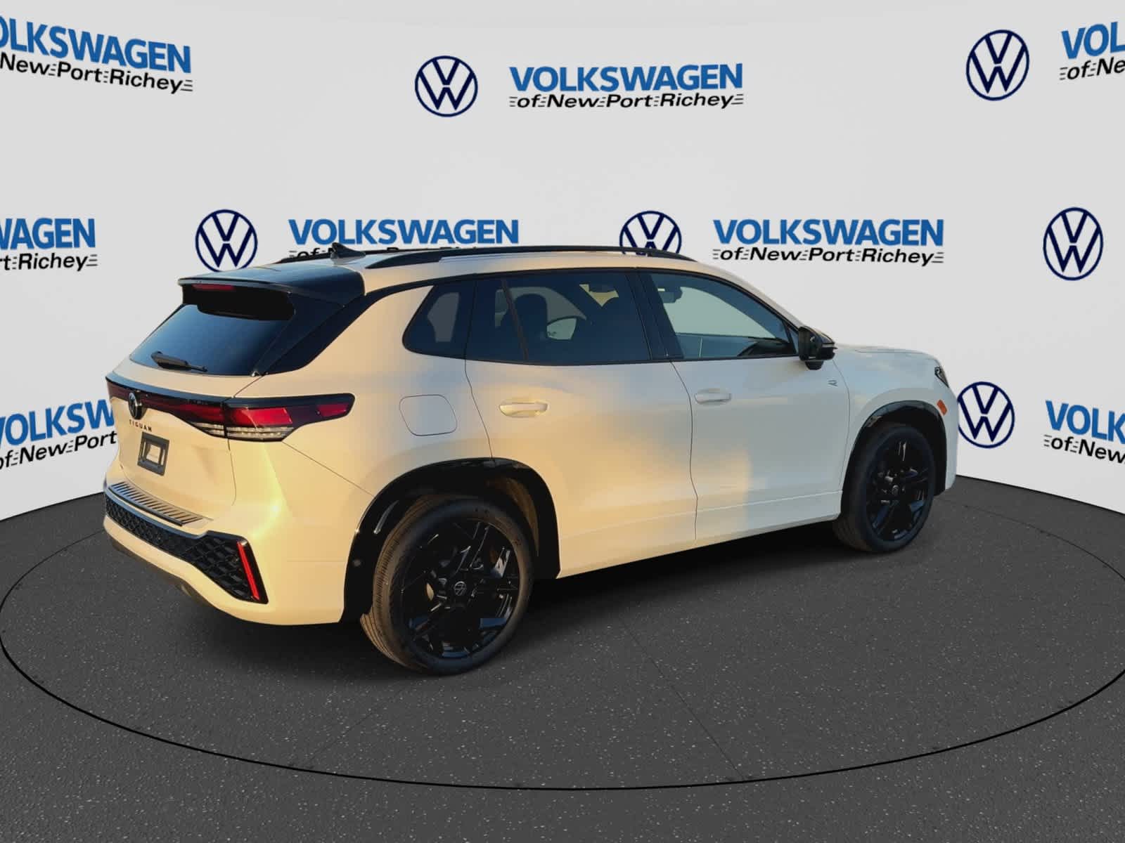 2026 Volkswagen Tiguan SE R-Line Negro