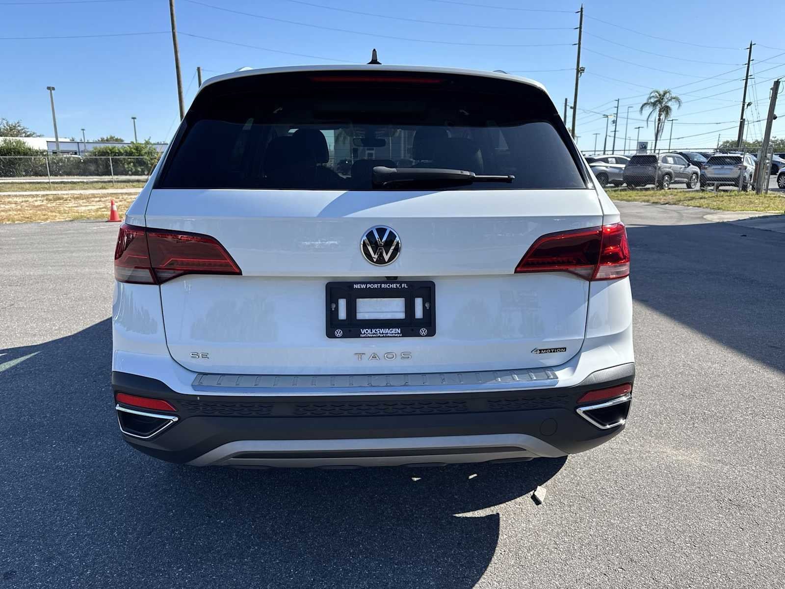 2023 Volkswagen Taos SE