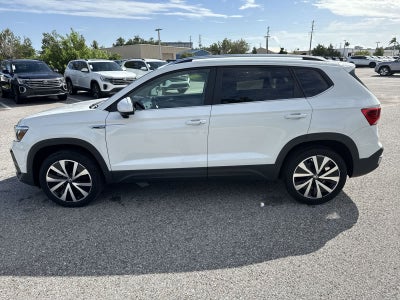 Volkswagen Taos SE 2024
