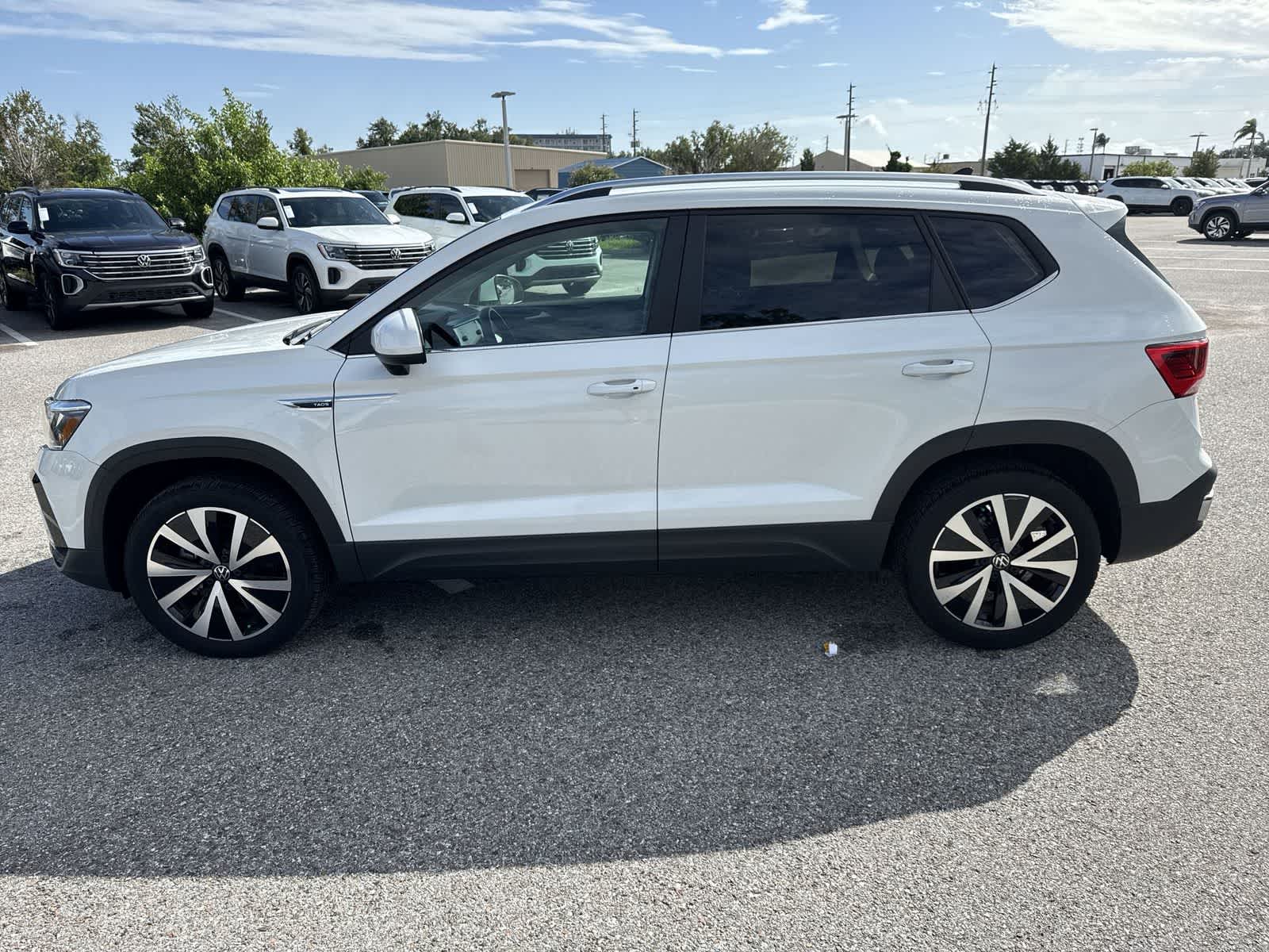 Volkswagen Taos SE 2024