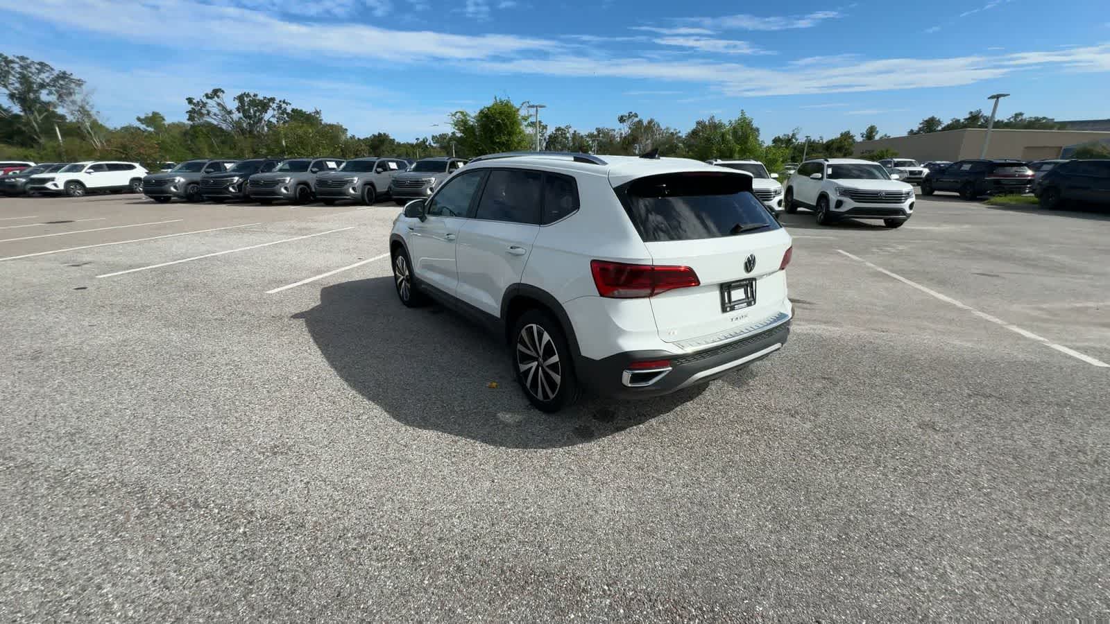 Volkswagen Taos SE 2024