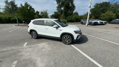 Volkswagen Taos SE 2024