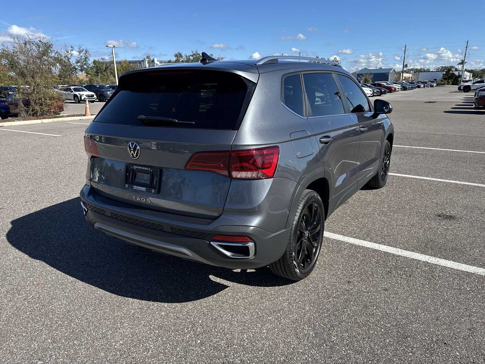 2023 Volkswagen Taos SE