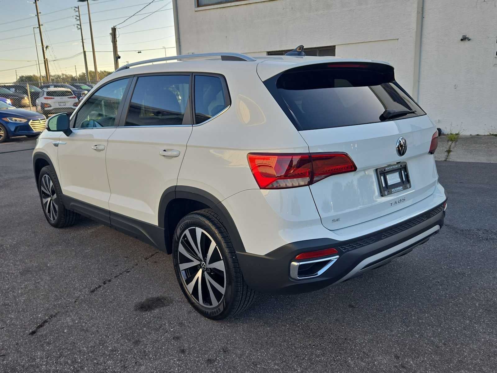 2023 Volkswagen Taos SE